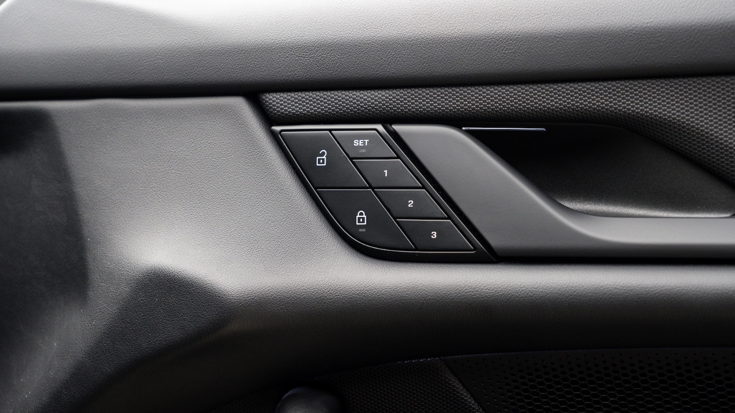 Used Porsche Taycan 2023 for sale - 77885454: Photo 29