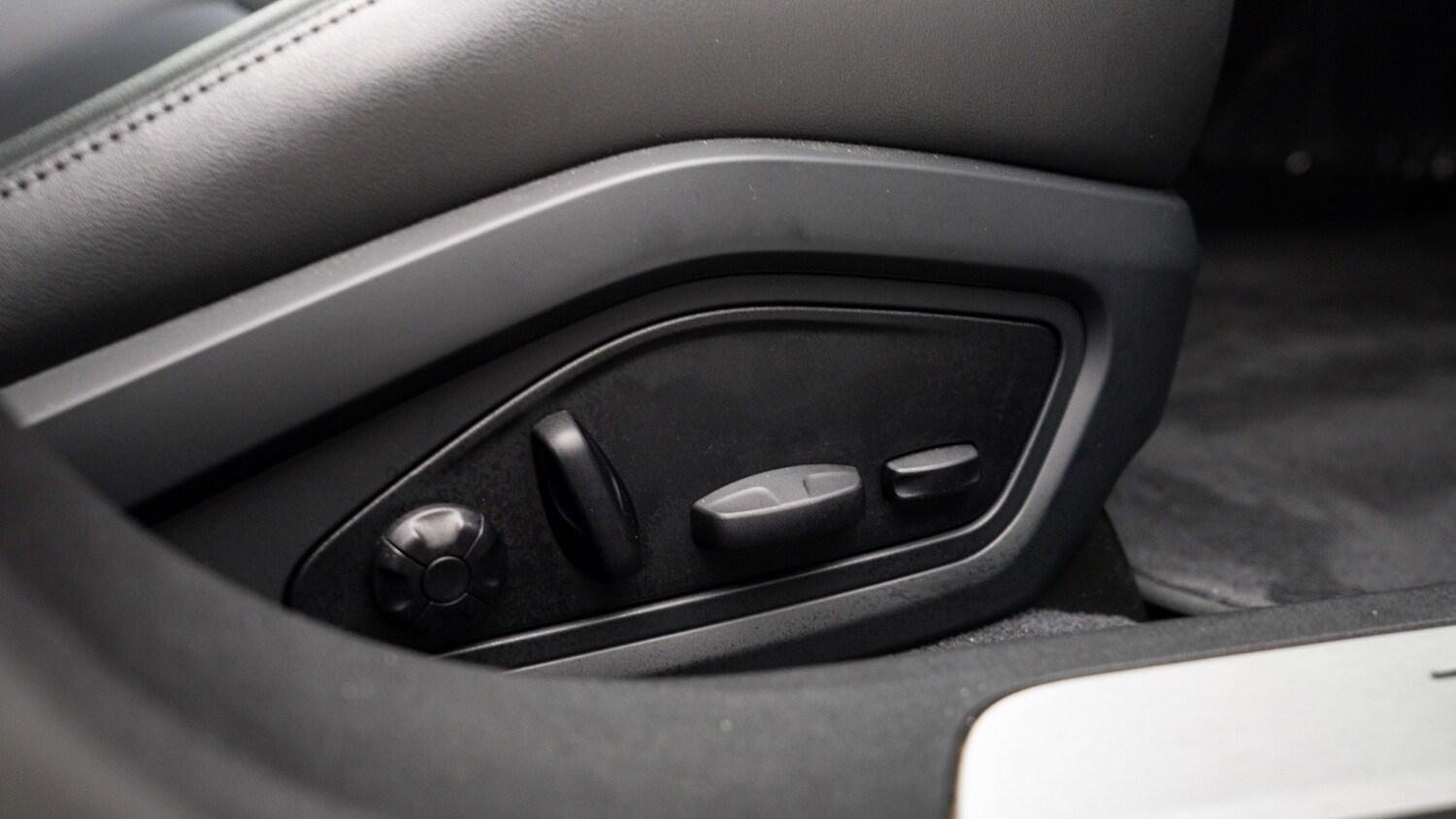 Used Porsche Taycan 2023 for sale - 77885454: Photo 36