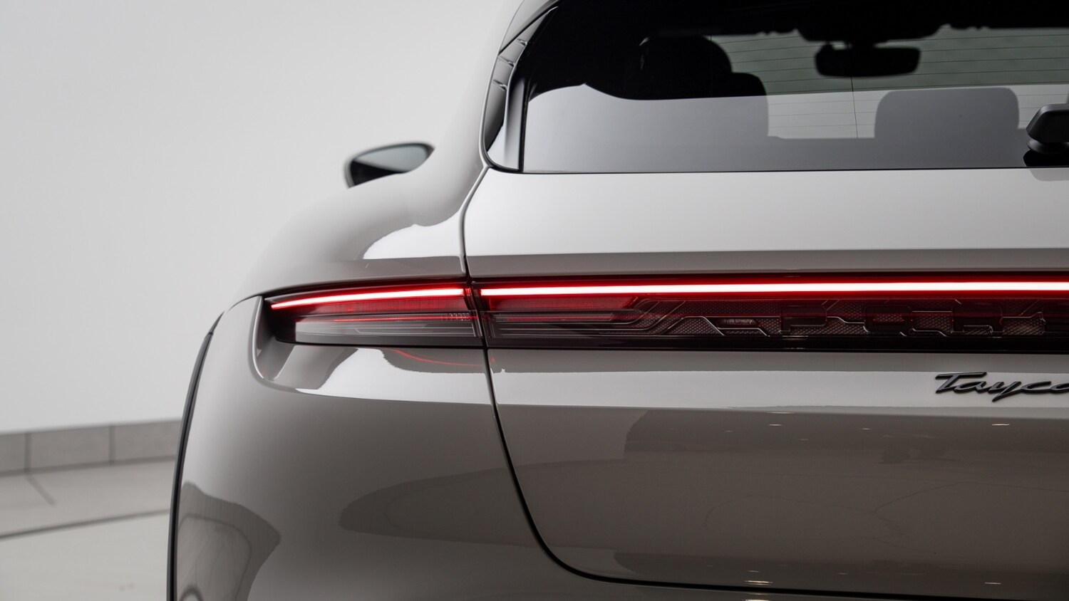 Used Porsche Taycan 2023 for sale - 77885454: Photo 46