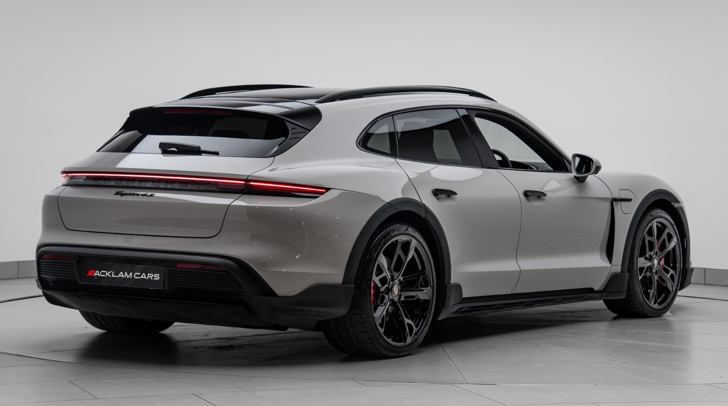 Used Porsche Taycan 2023 for sale - 77885454: Photo 5