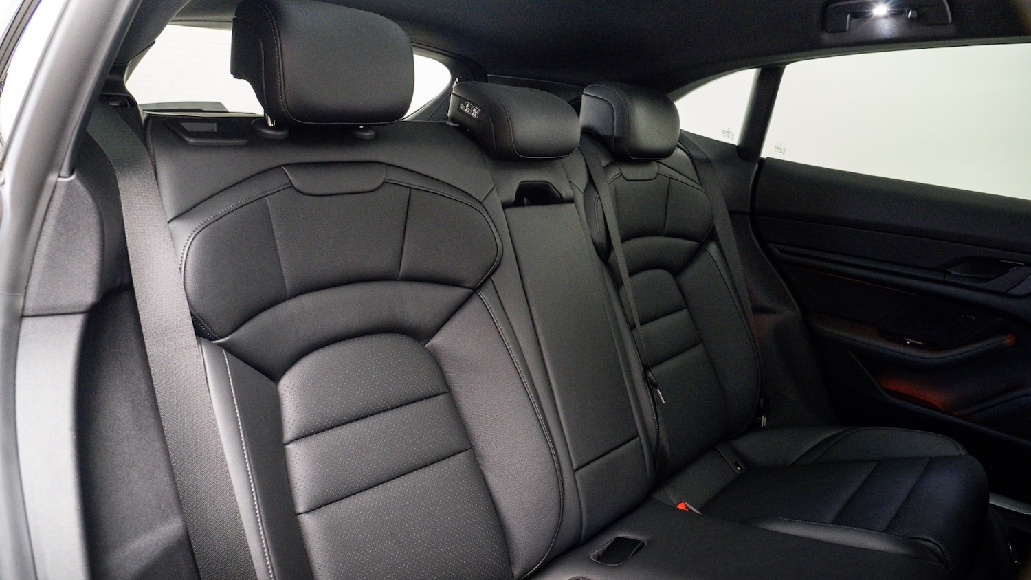 Used Porsche Taycan 2023 for sale - 77885454: Photo 9