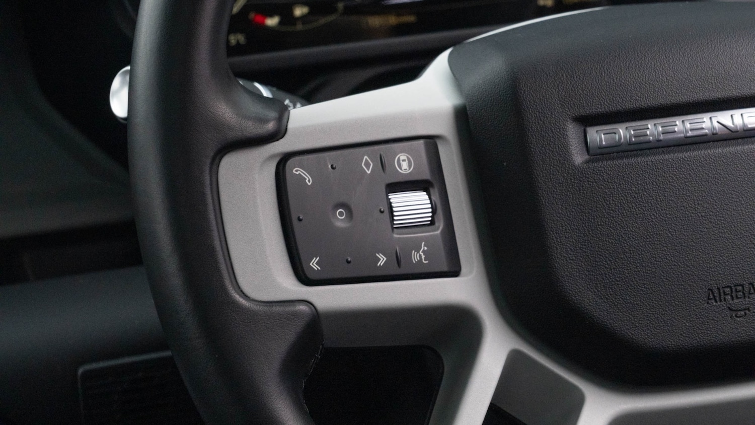 Used Land Rover Defender 2024 for sale - 76652382: Photo 13