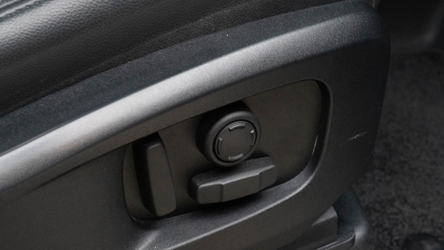 Used Land Rover Defender 2024 for sale - 76652382: Photo 18