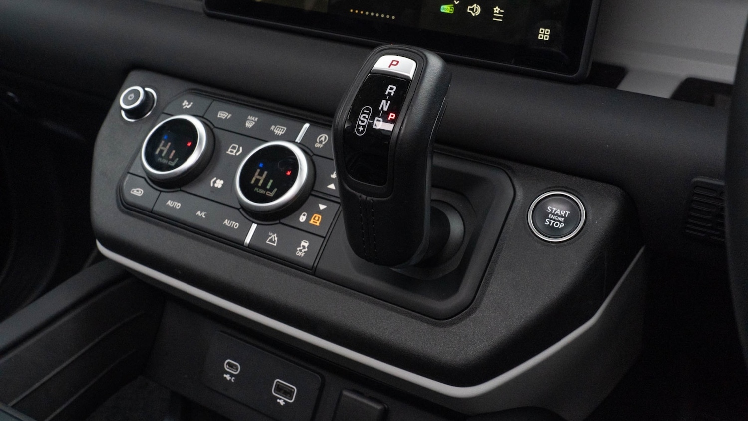 Used Land Rover Defender 2024 for sale - 76652382: Photo 19