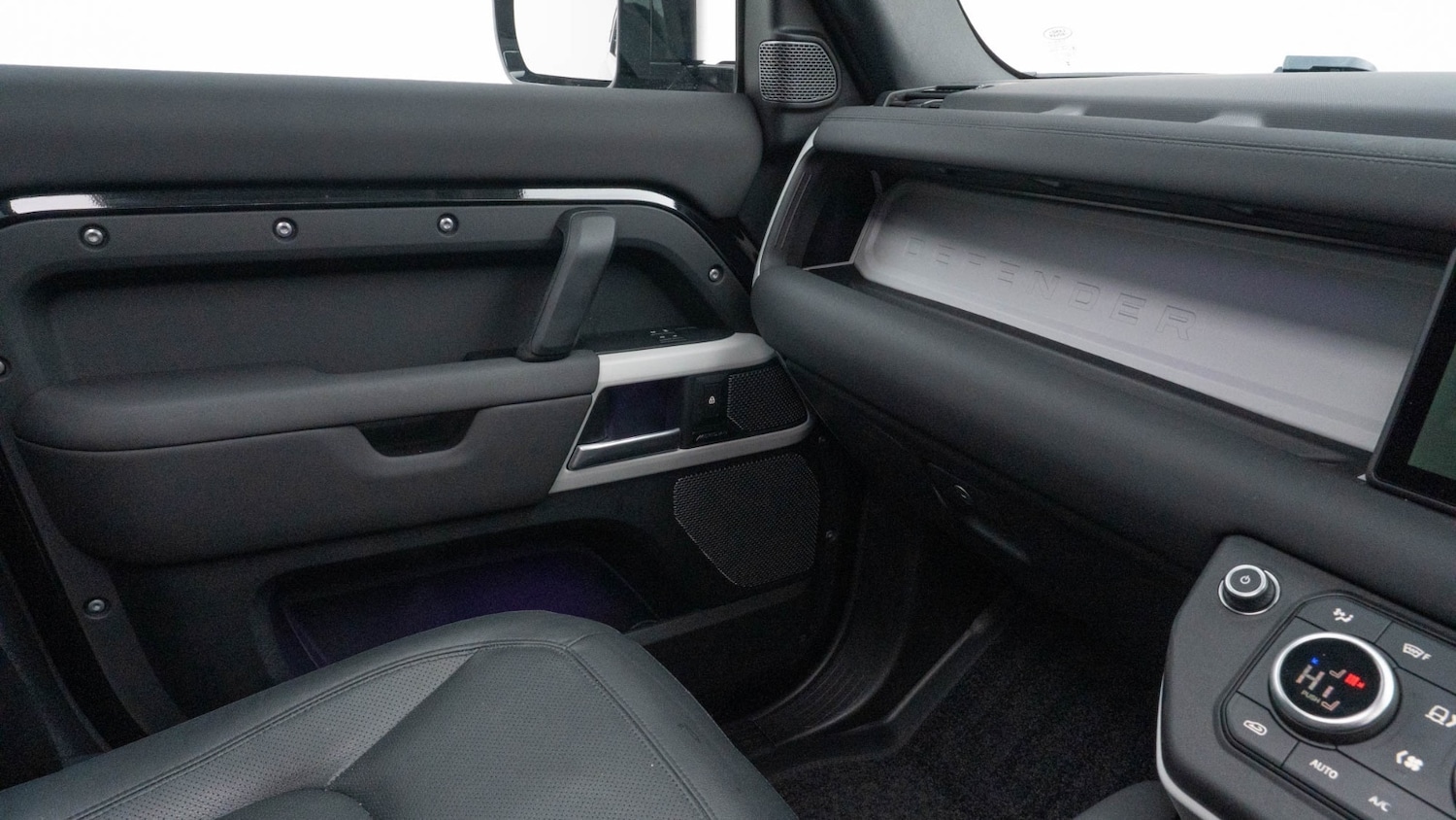 Used Land Rover Defender 2024 for sale - 76652382: Photo 27