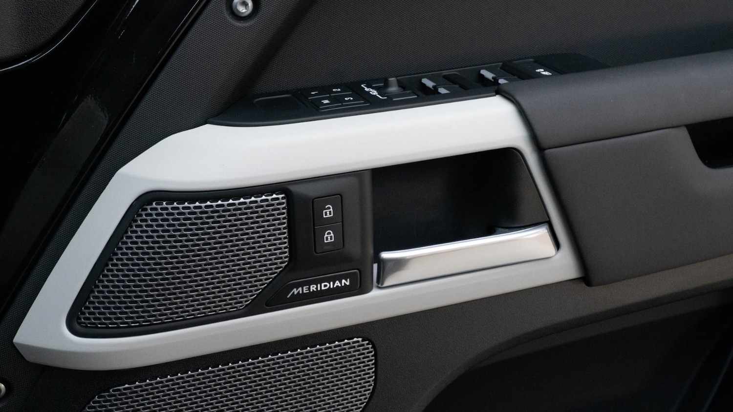 Used Land Rover Defender 2024 for sale - 76652382: Photo 28