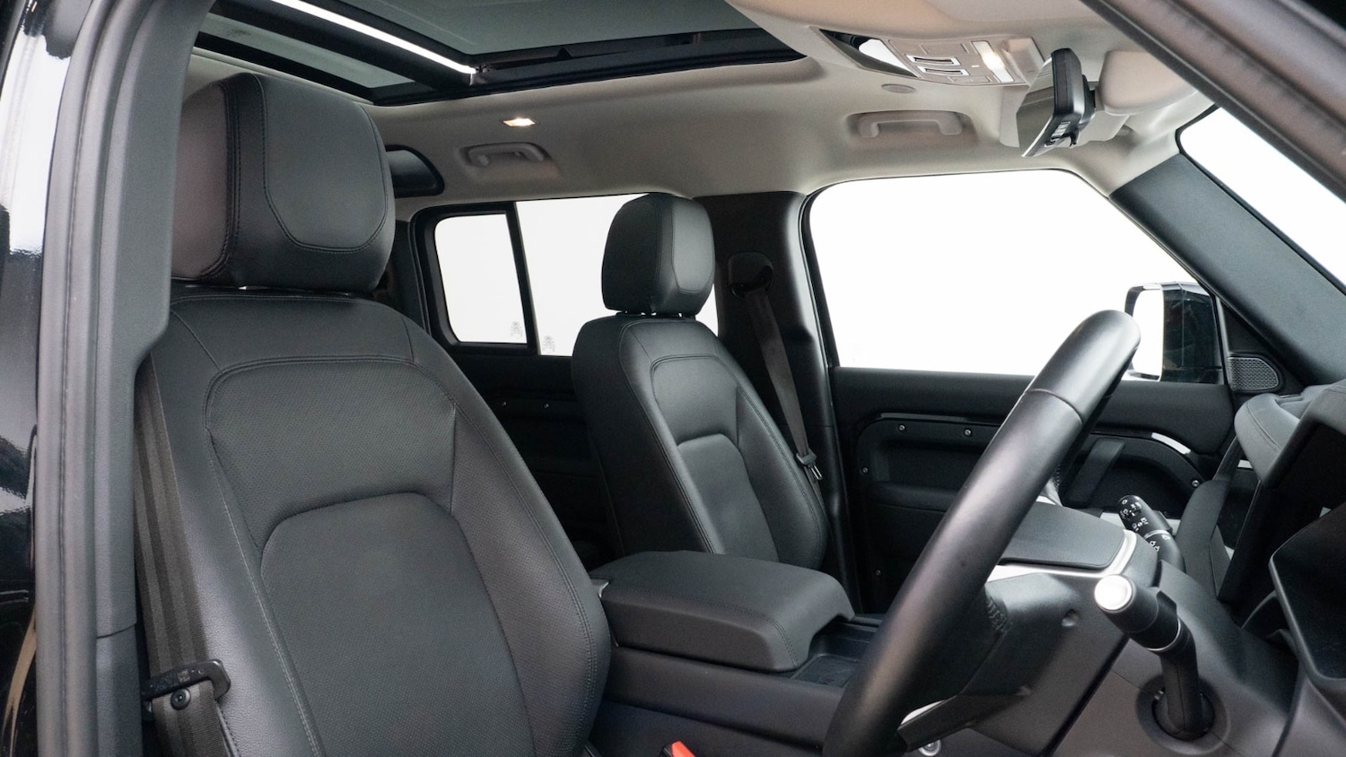 Used Land Rover Defender 2024 for sale - 76652382: Photo 3