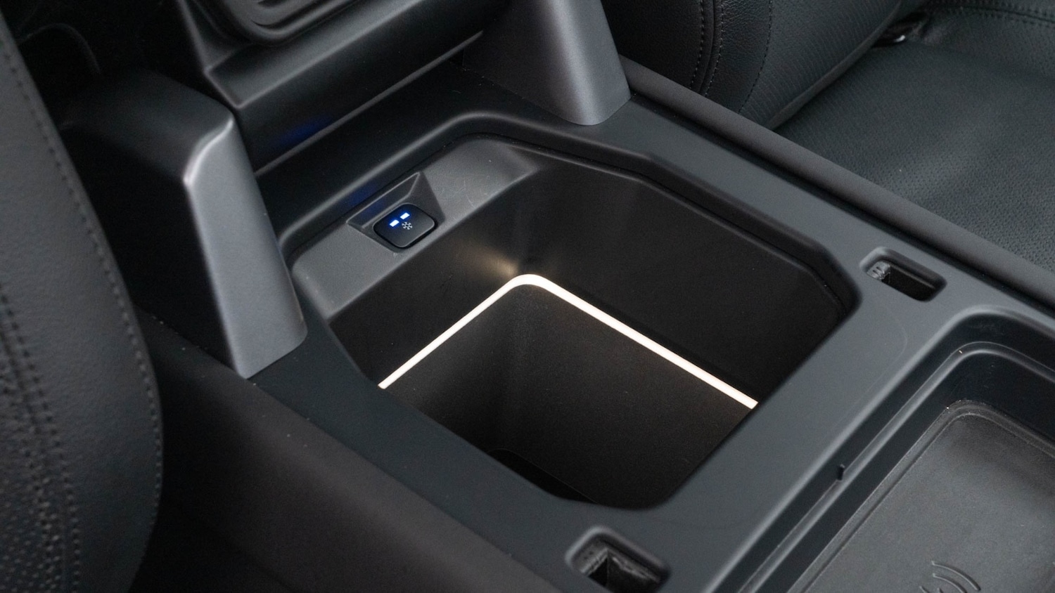 Used Land Rover Defender 2024 for sale - 76652382: Photo 31