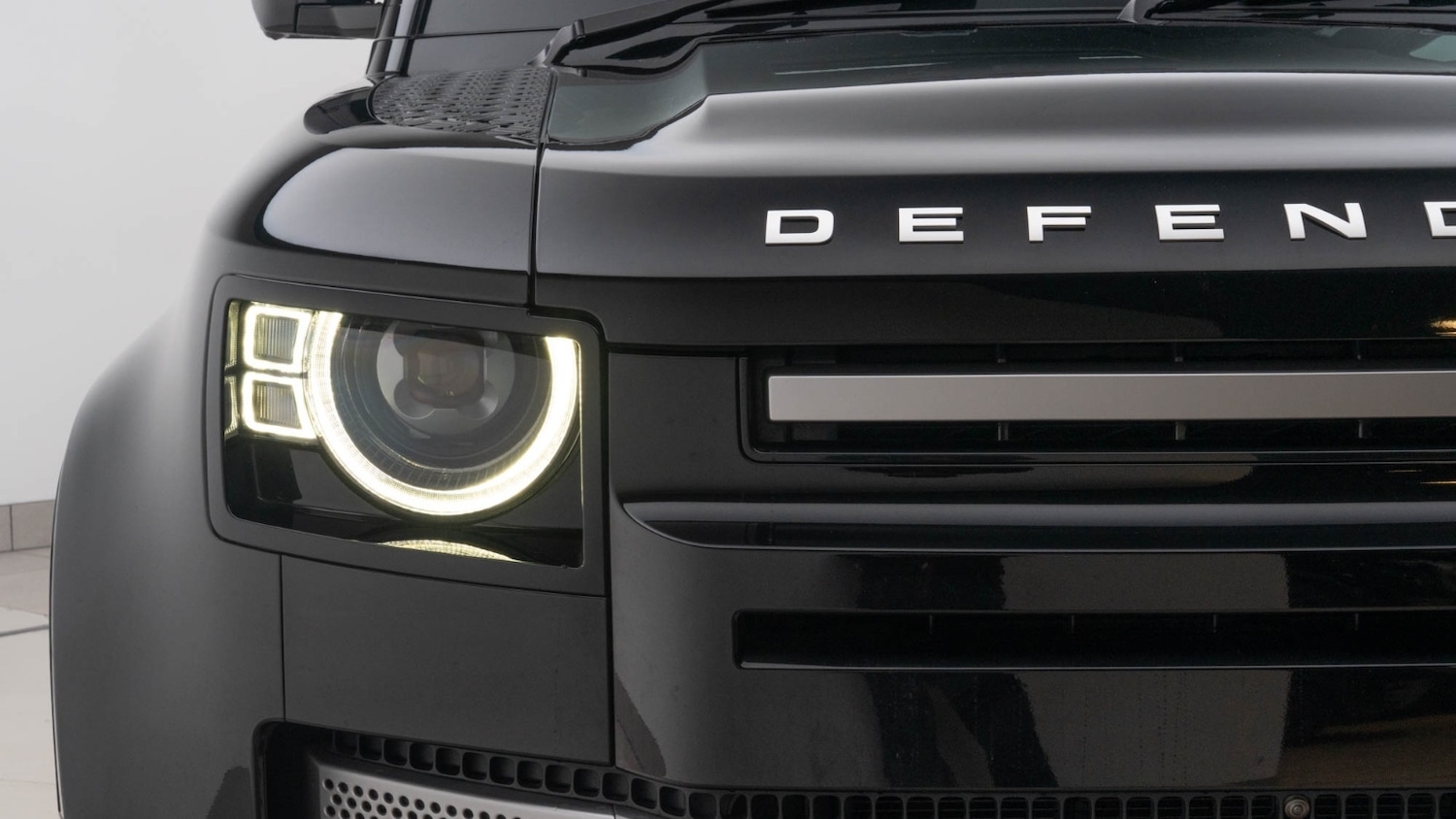 Used Land Rover Defender 2024 for sale - 76652382: Photo 32