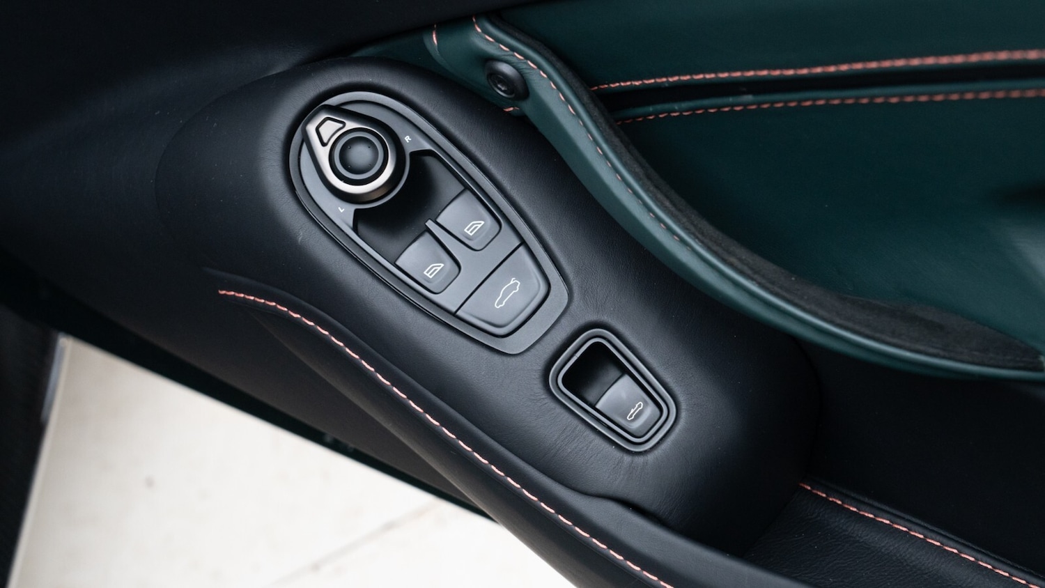 Used Aston Martin Vantage 2023 for sale - 76519449: Photo 25