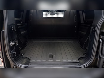 Used Land Rover Defender 2025 for sale - 78406376: Photo