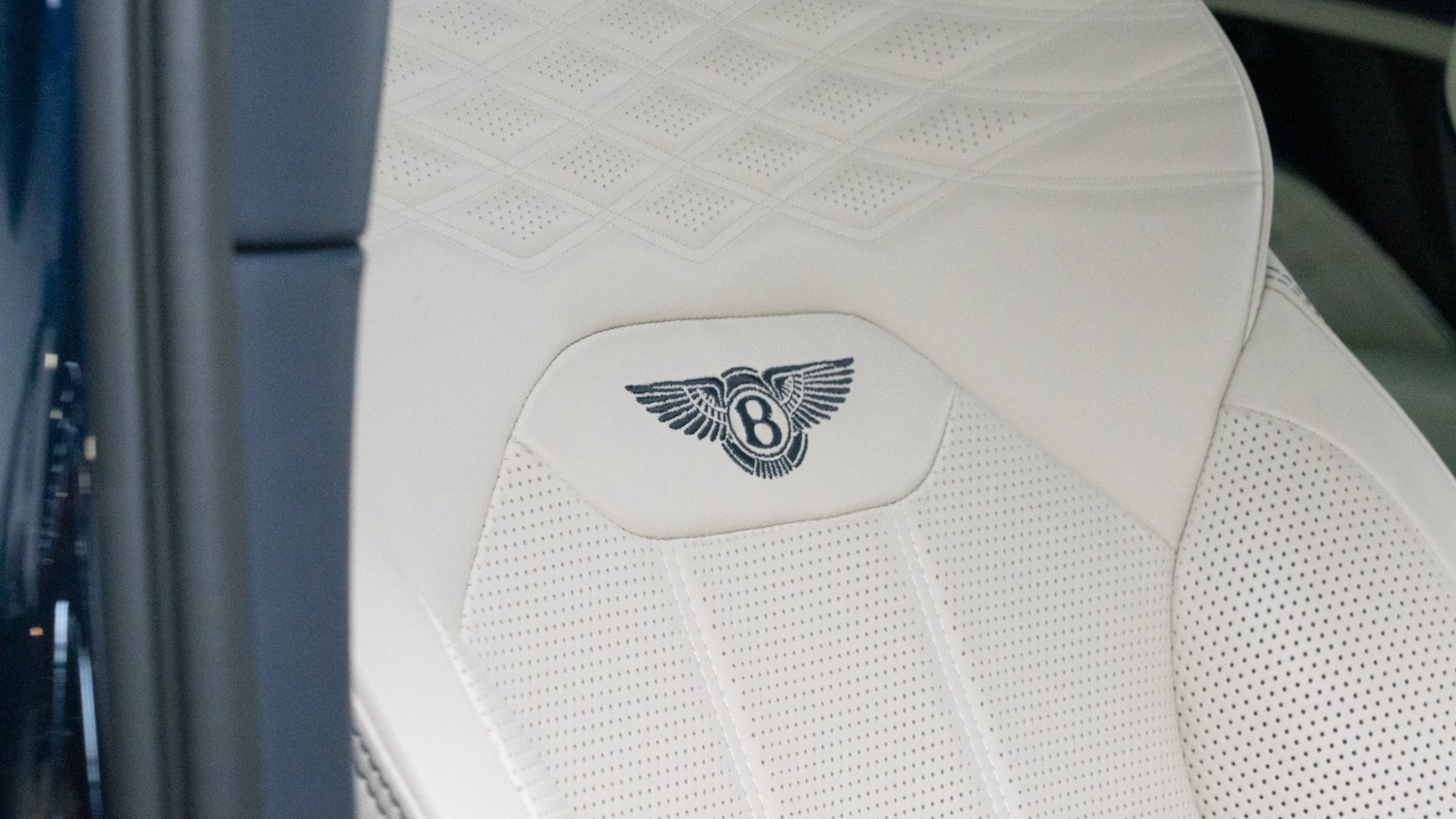 Used Bentley Bentayga 2023 for sale - 77665091: Photo 18