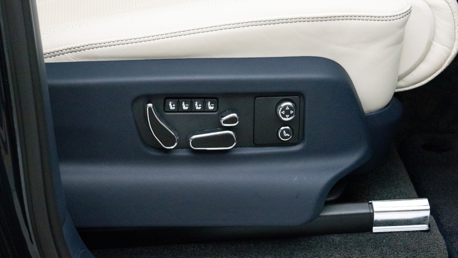 Used Bentley Bentayga 2023 for sale - 77665091: Photo 19