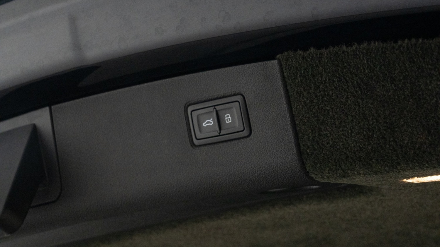 Used Bentley Bentayga 2023 for sale - 77665091: Photo 28