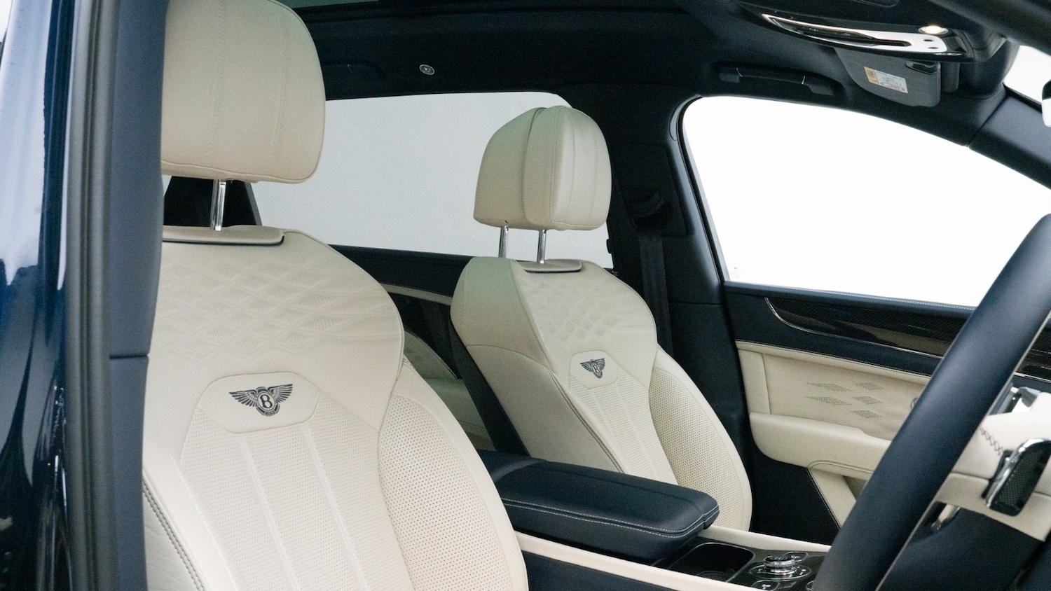 Used Bentley Bentayga 2023 for sale - 77665091: Photo 3