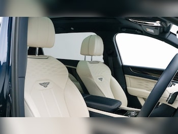 Used Bentley Bentayga 2023 for sale - 77665091: Photo