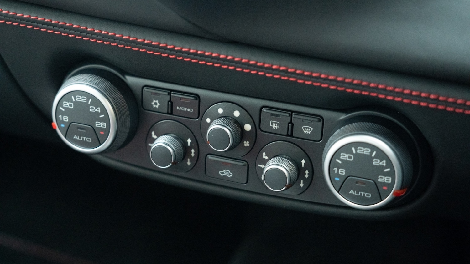 Used Ferrari 488 2016 for sale - 77353740: Photo 40