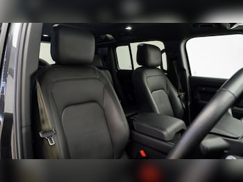 Used Land Rover Defender 2024 for sale - 78456539: Photo