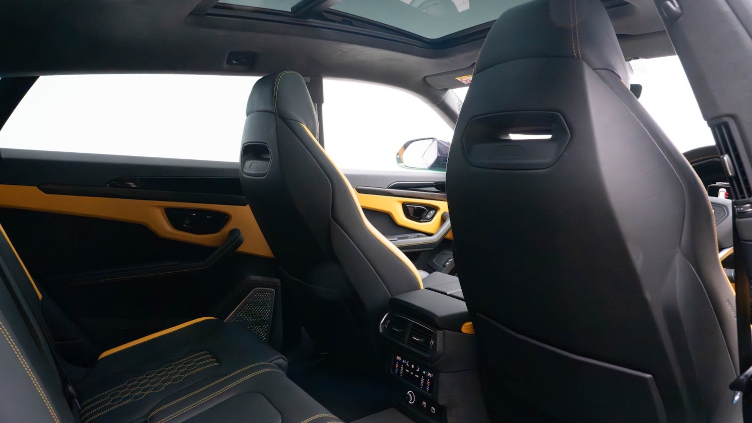 Used Lamborghini Urus 2025 for sale - 76539844: Photo 16