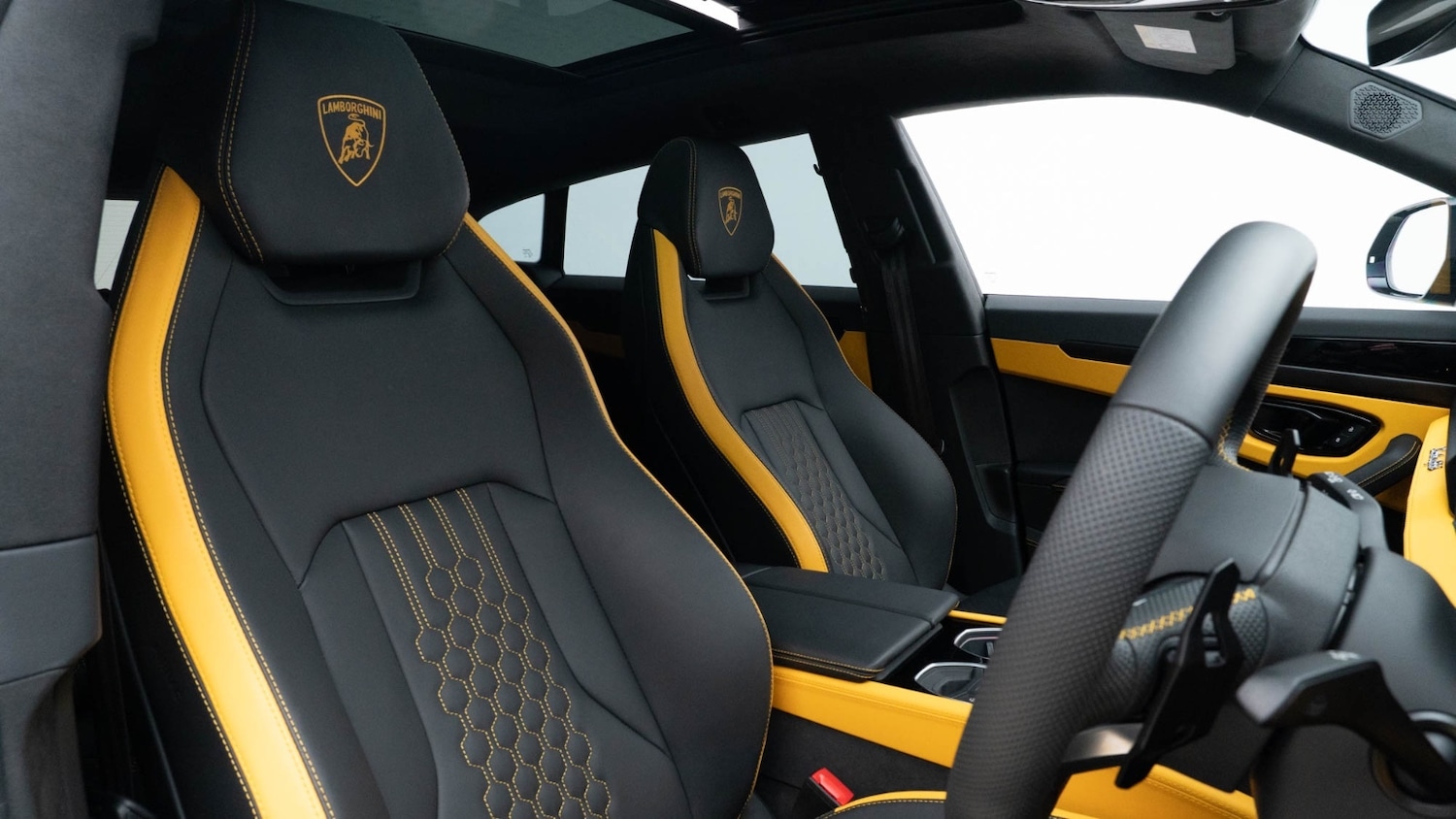 Used Lamborghini Urus 2025 for sale - 76539844: Photo 3