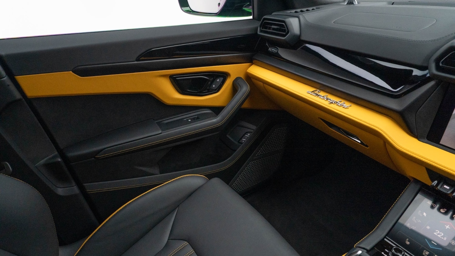 Used Lamborghini Urus 2025 for sale - 76539844: Photo 32