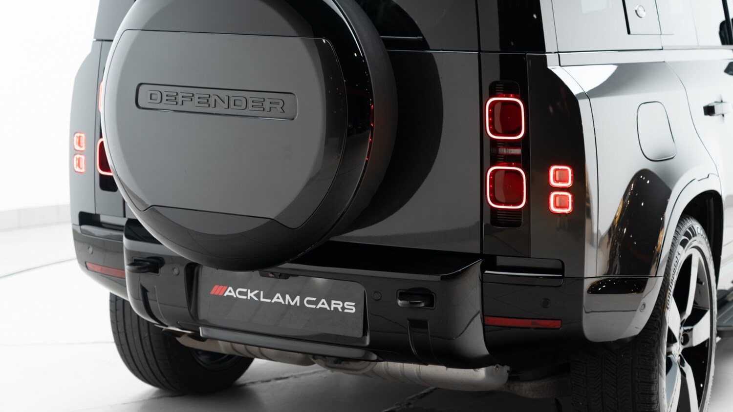 Used Land Rover Defender 2024 for sale - 77353790: Photo 10