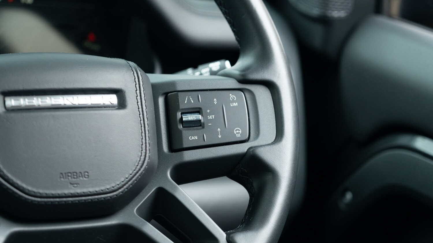 Used Land Rover Defender 2024 for sale - 77353790: Photo 20