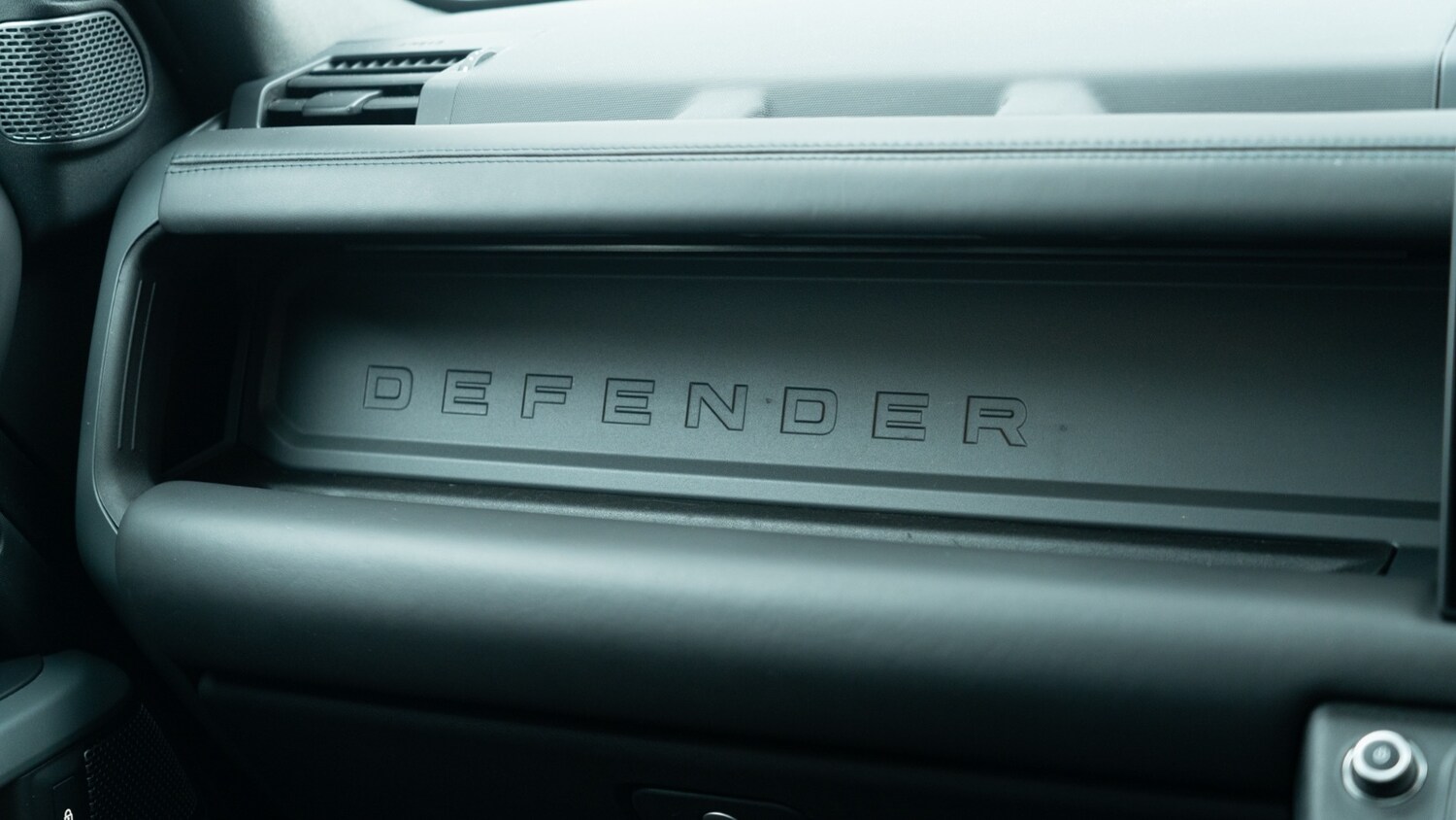 Used Land Rover Defender 2024 for sale - 77353790: Photo 21