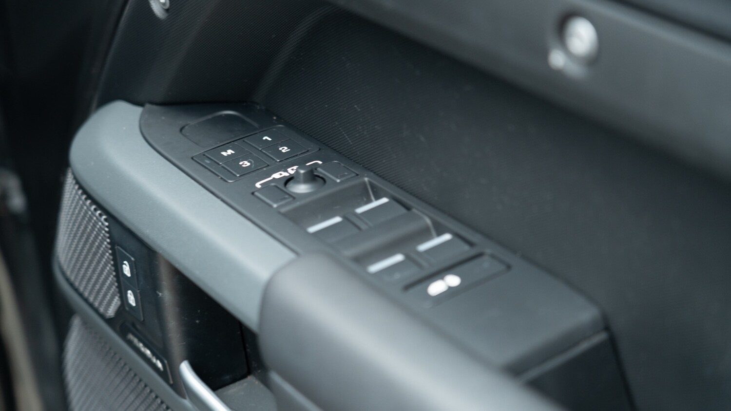 Used Land Rover Defender 2024 for sale - 77353790: Photo 35