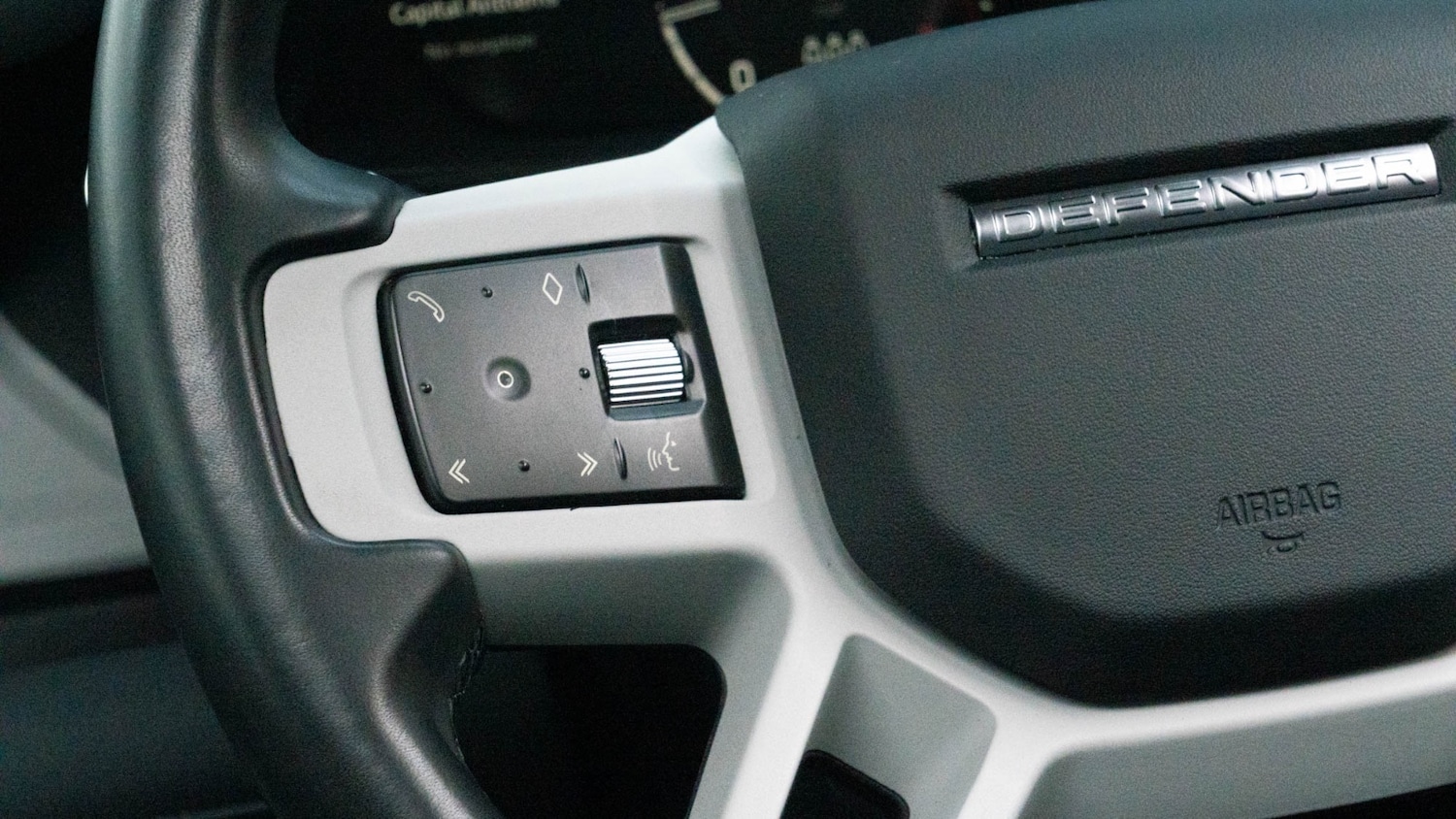 Used Land Rover Defender 2022 for sale - 76623453: Photo 11