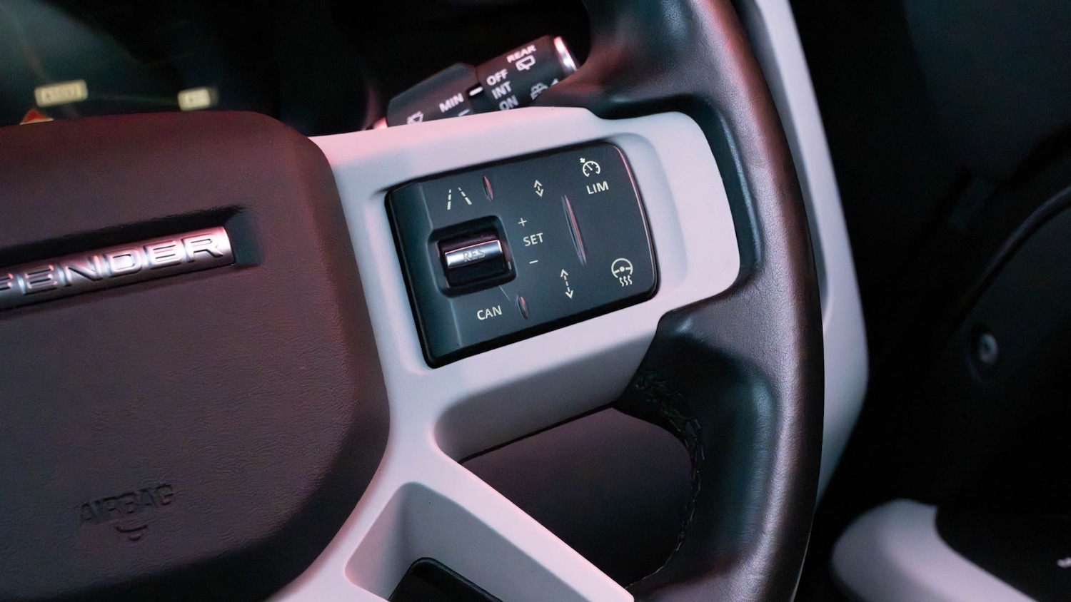 Used Land Rover Defender 2022 for sale - 76623453: Photo 12