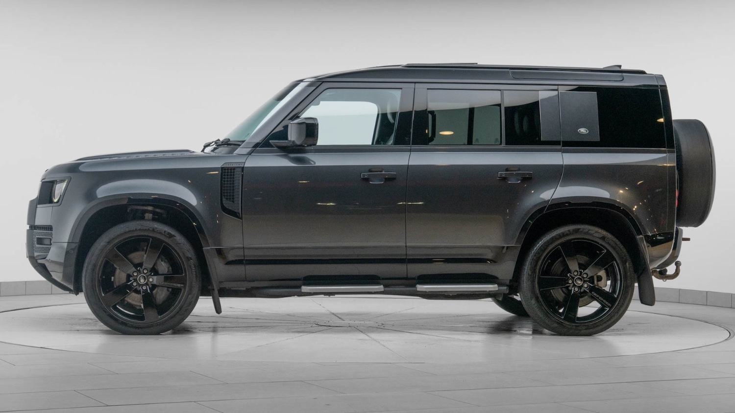 Used Land Rover Defender 2022 for sale - 76623453: Photo 4