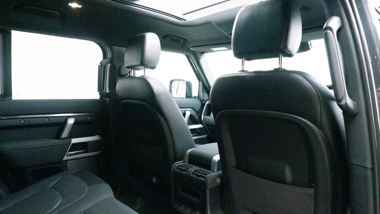 Used Land Rover Defender 2022 for sale - 76623453: Photo 8