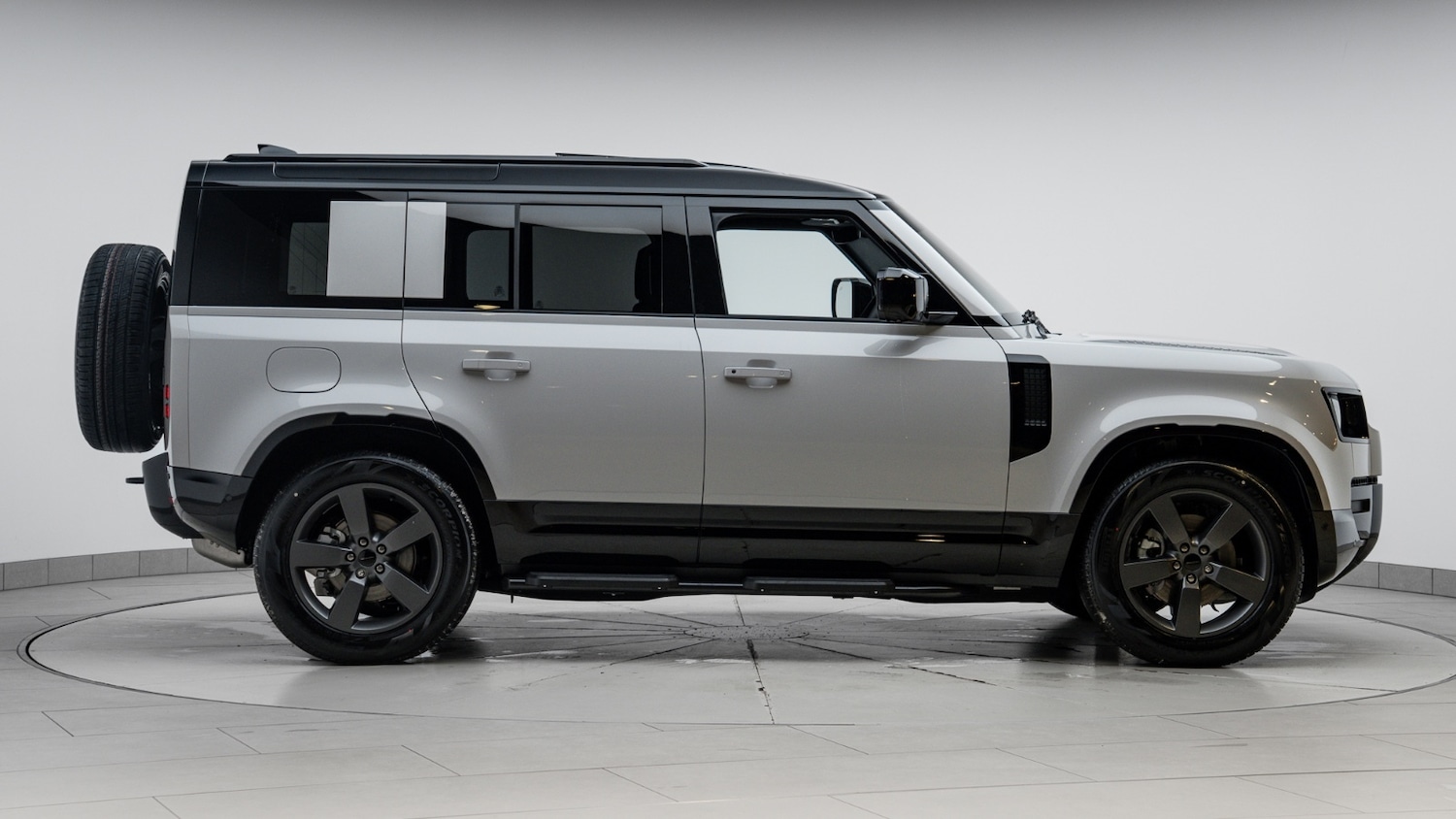 Used Land Rover Defender 2025 for sale - 77092547: Photo 5