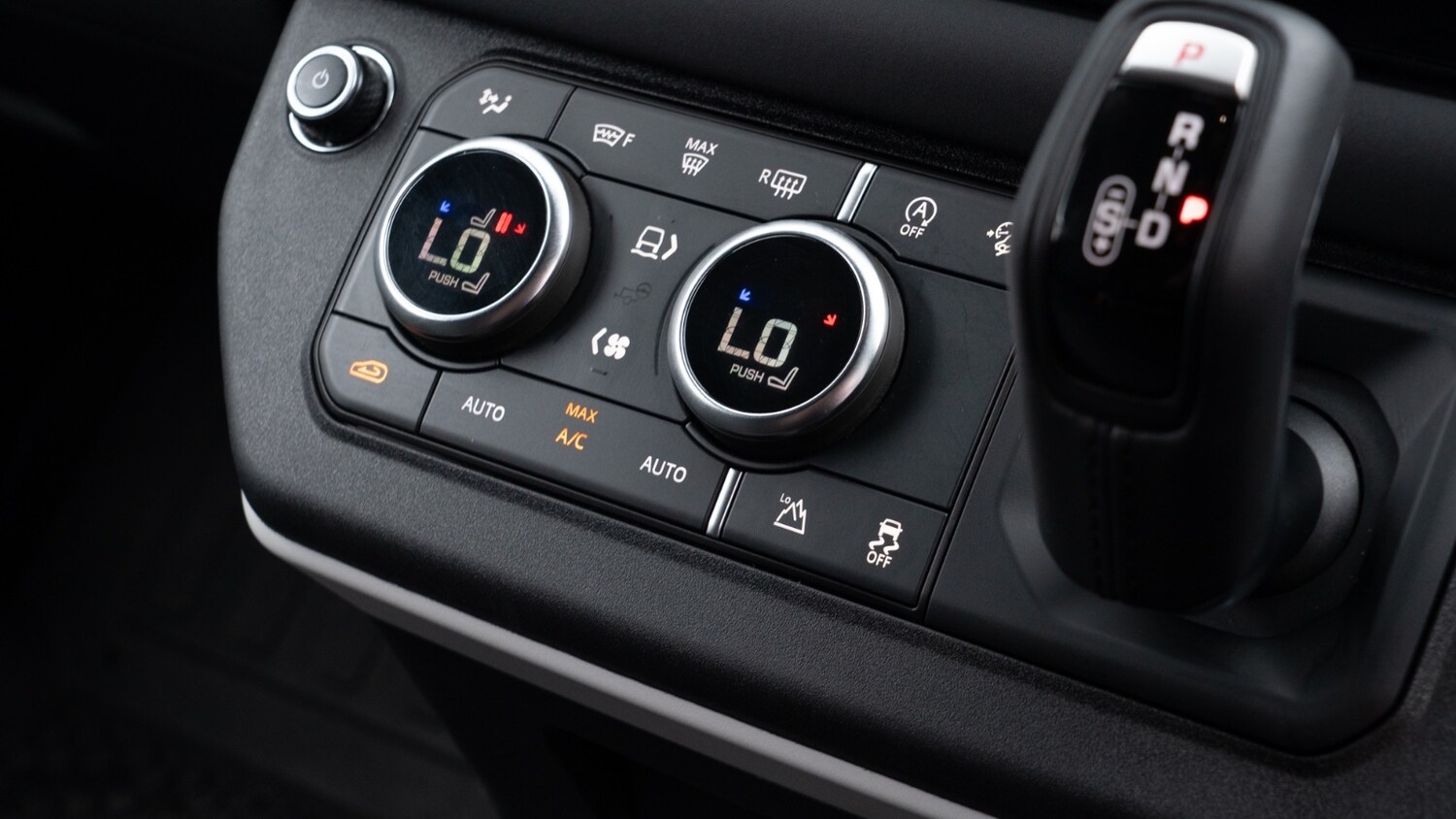 Used Land Rover Defender 2024 for sale - 76533872: Photo 16