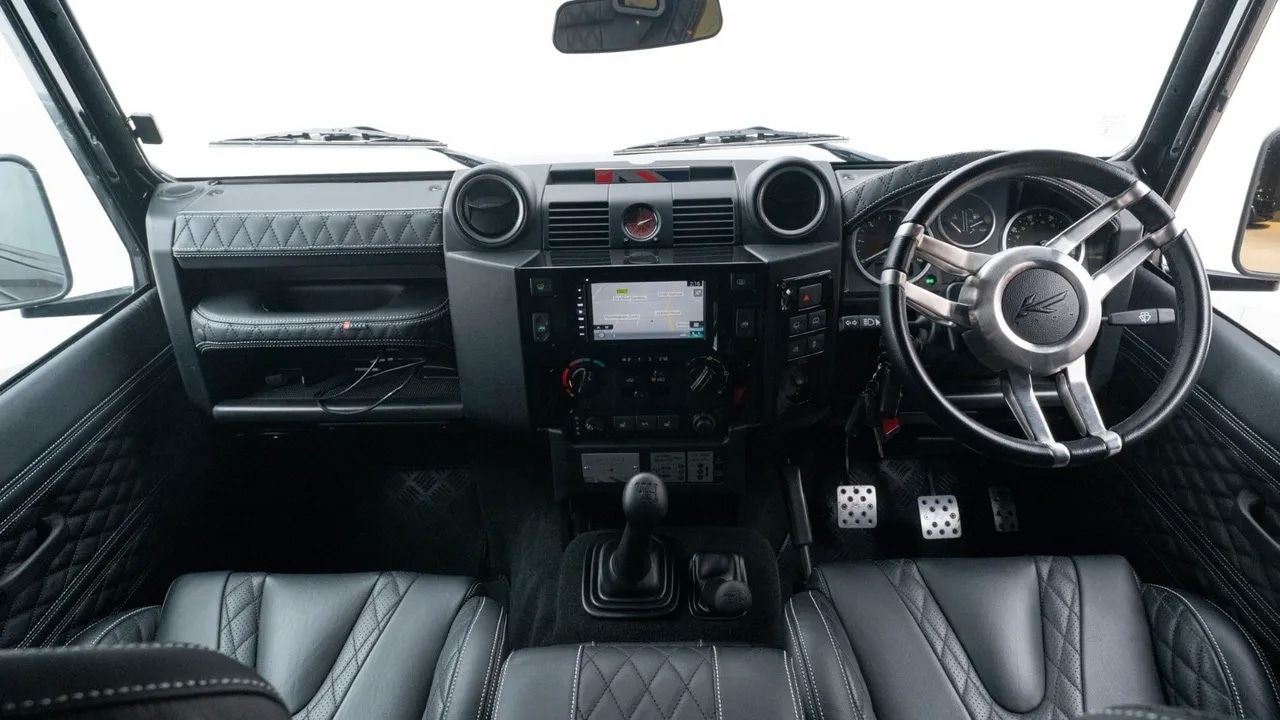 Used Land Rover Defender 2015 for sale - 76908080: Photo 2