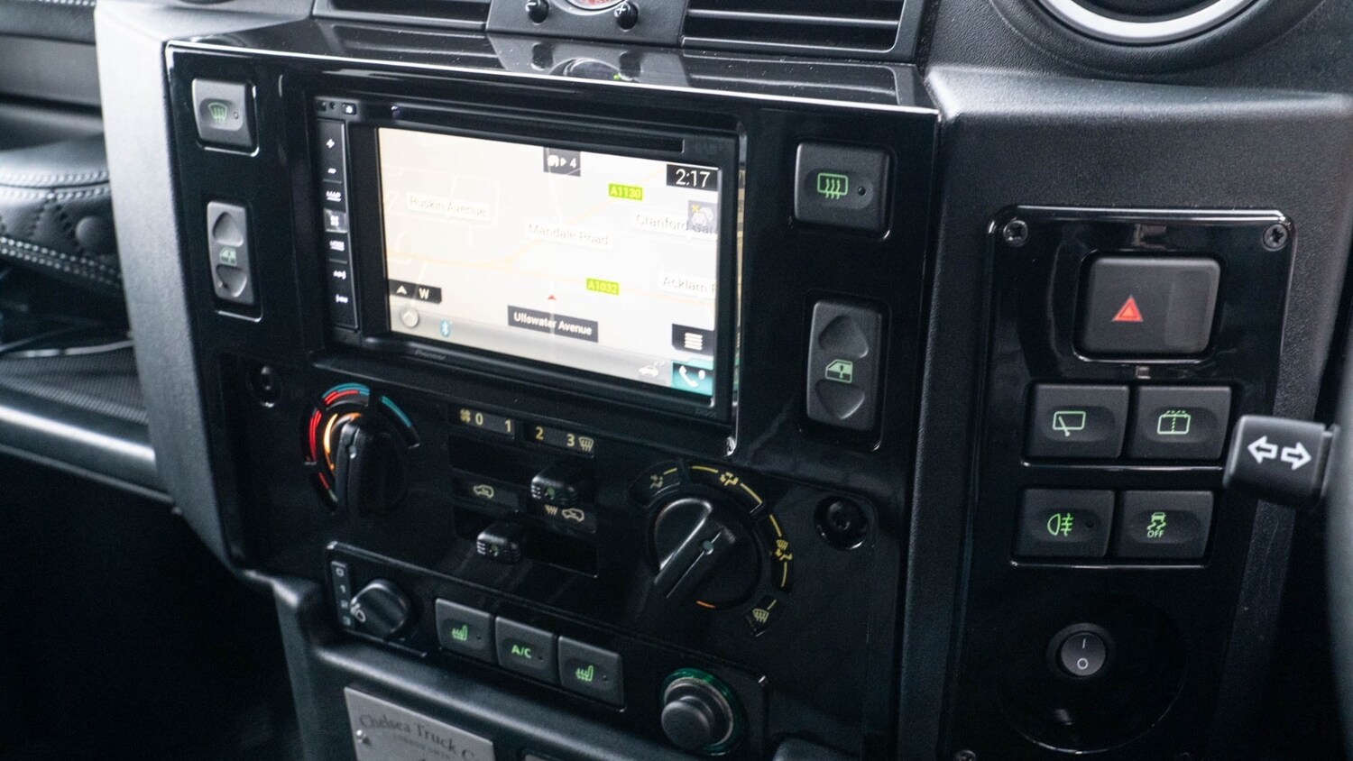 Used Land Rover Defender 2015 for sale - 76908080: Photo 22