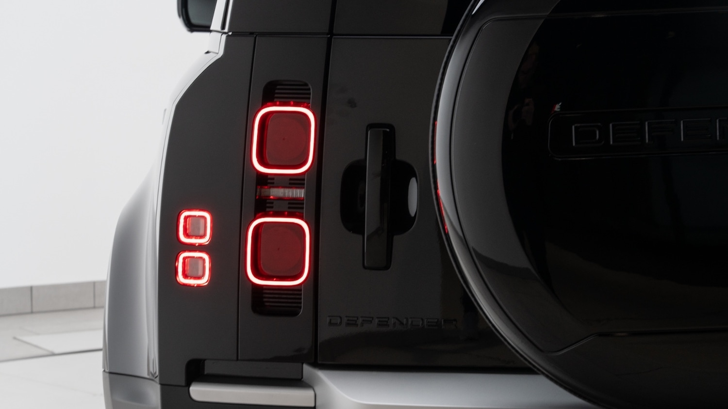 Used Land Rover Defender 2025 for sale - 76948329: Photo 11