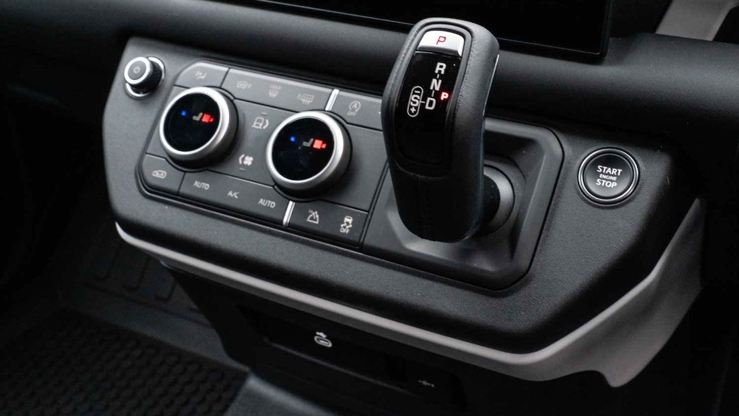 Used Land Rover Defender 2025 for sale - 76948329: Photo 15