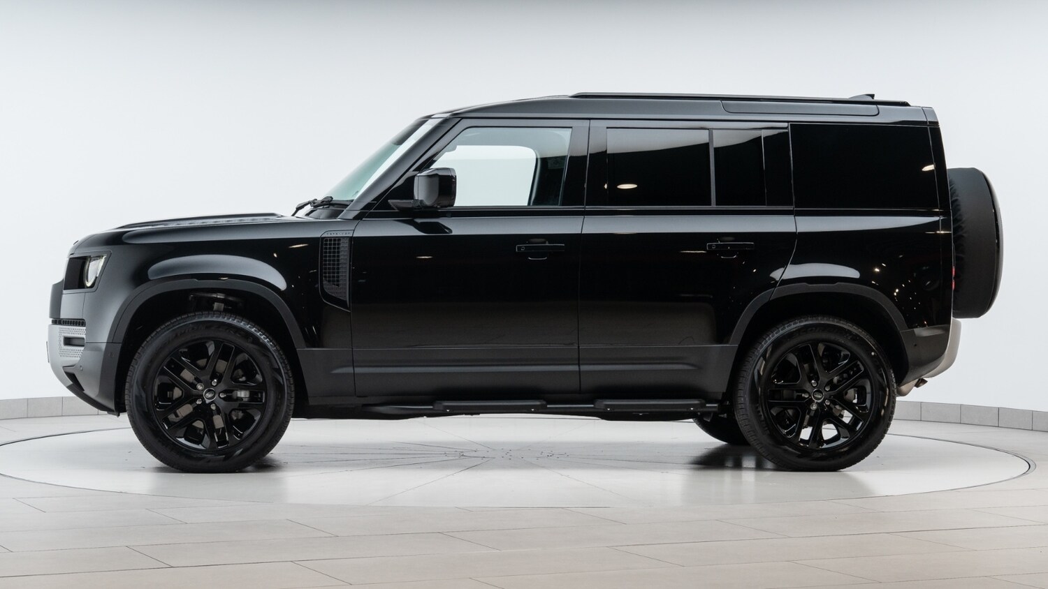 Used Land Rover Defender 2025 for sale - 76948329: Photo 3