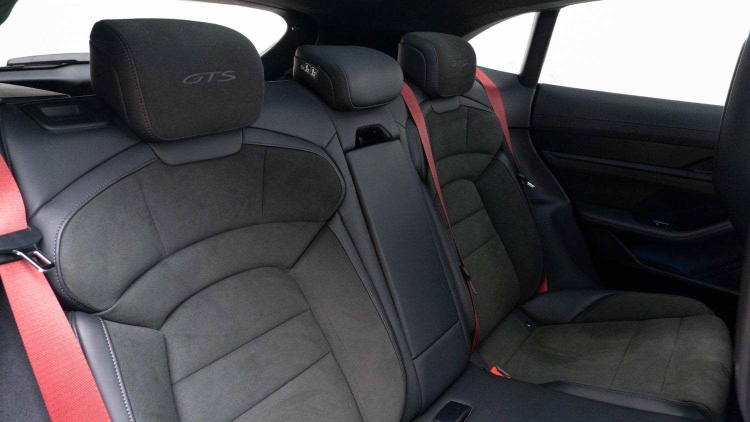 Used Porsche Taycan 2022 for sale - 76366513: Photo 15