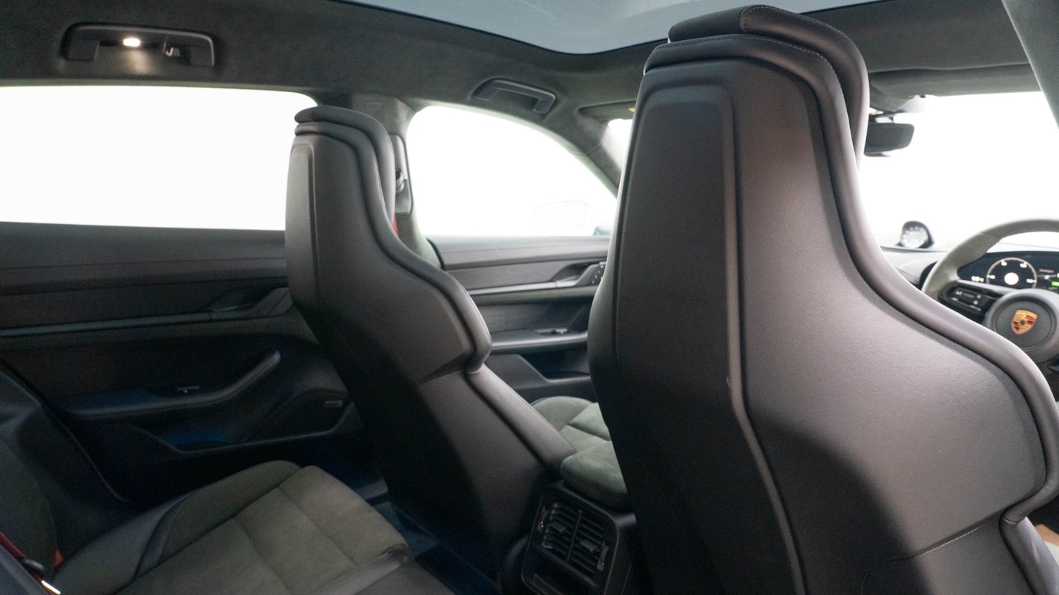 Used Porsche Taycan 2022 for sale - 76366513: Photo 16