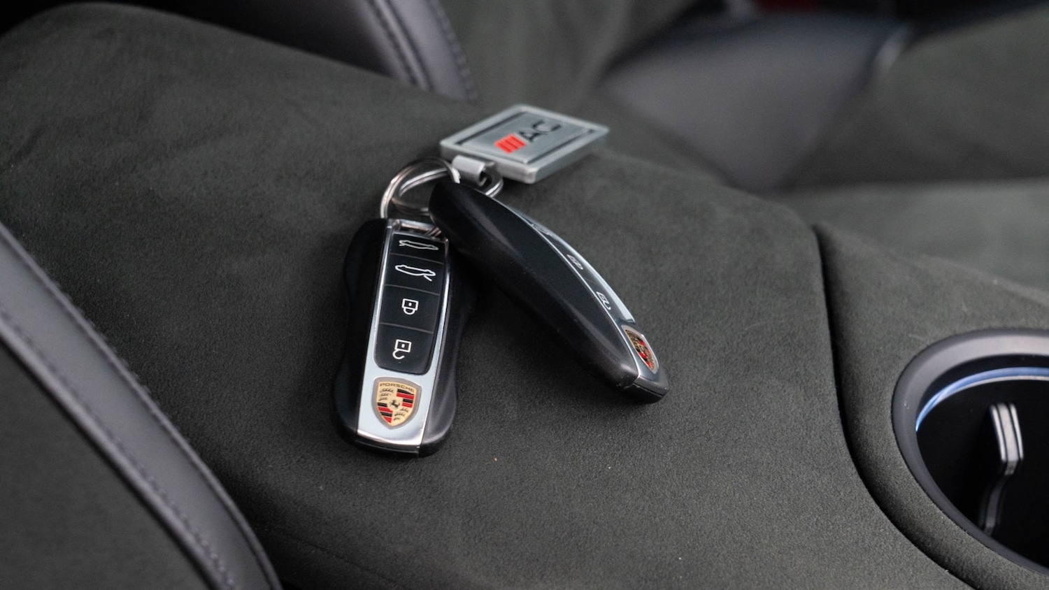 Used Porsche Taycan 2022 for sale - 76366513: Photo 17