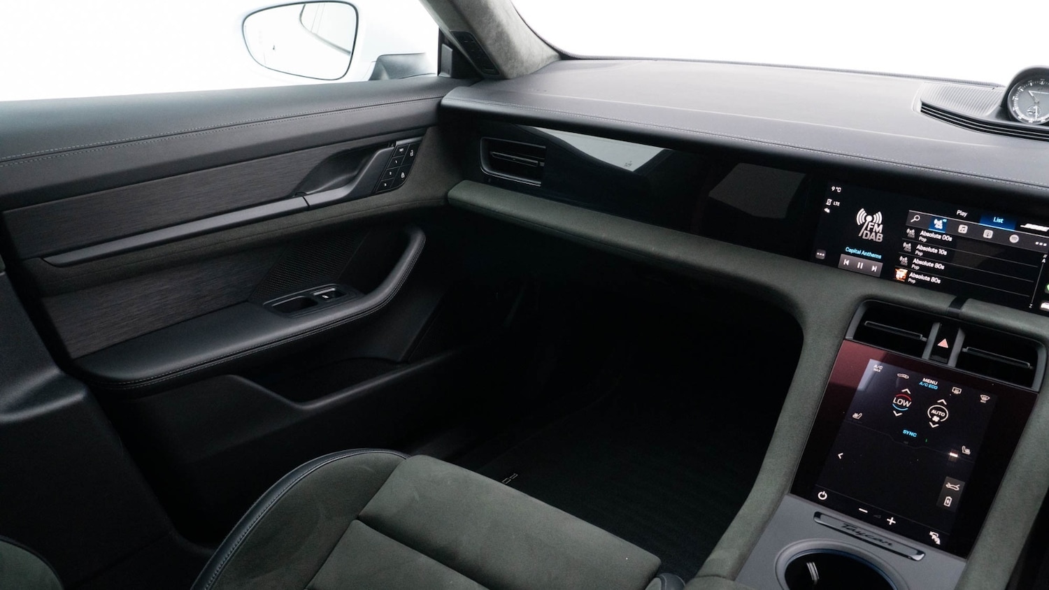 Used Porsche Taycan 2022 for sale - 76366513: Photo 19