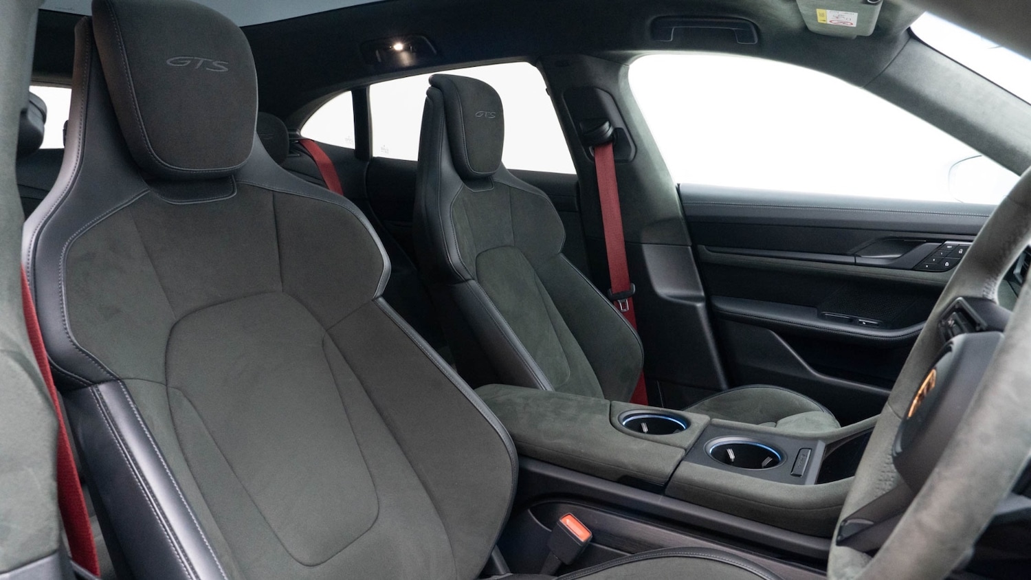 Used Porsche Taycan 2022 for sale - 76366513: Photo 3