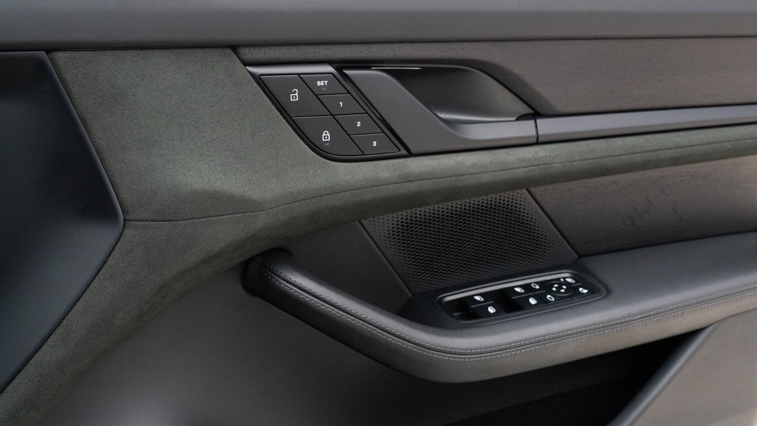 Used Porsche Taycan 2022 for sale - 76366513: Photo 31