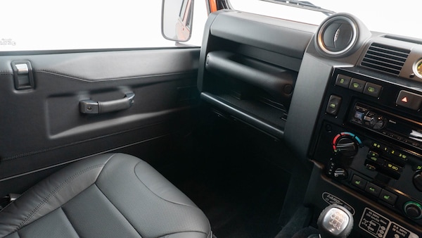 Used Land Rover Defender 90 2016 for sale - 76221751: Photo 22
