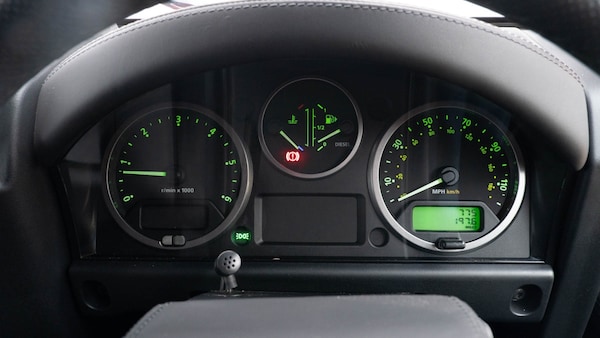 Used Land Rover Defender 90 2016 for sale - 76221751: Photo 28