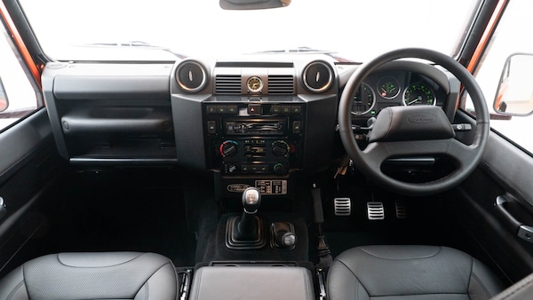 Used Land Rover Defender 90 2016 for sale - 76221751: Photo 2