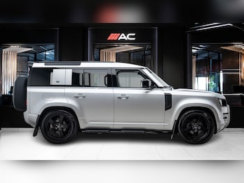 Used Land Rover Defender 2024 for sale - 79407577: Photo